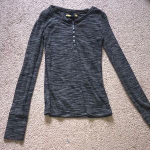 long sleeve grey buttoned shirt